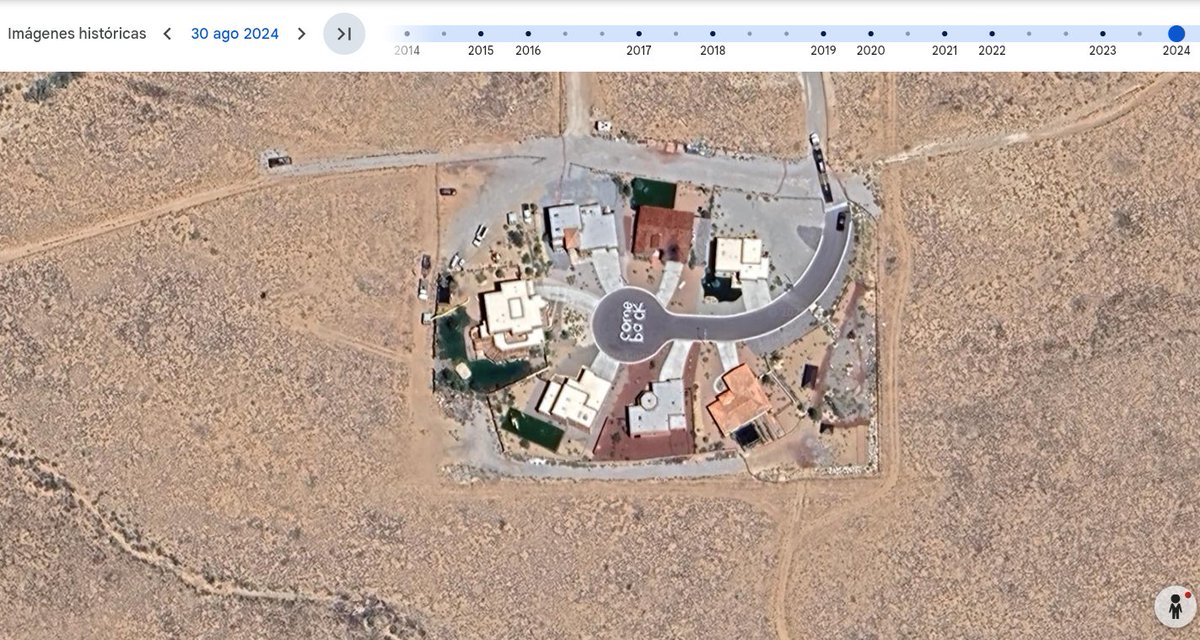 Van a Google Earth. Buscan Albuquerque. Luego imágenes de 2024, cuando se estaba rodando #Pluribus. Y... magia. Te amo Vince Gilligan.