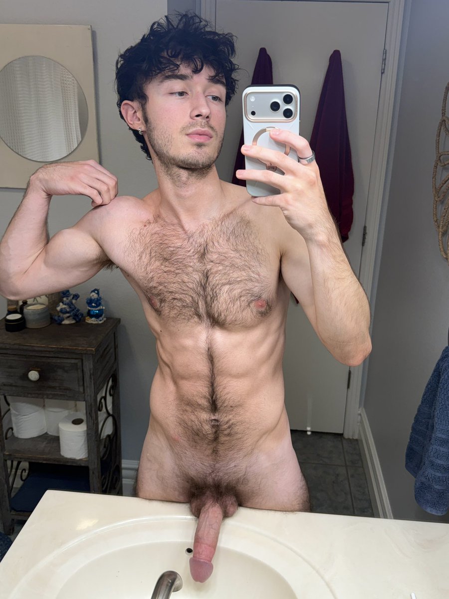 trevor ✰ tweet media