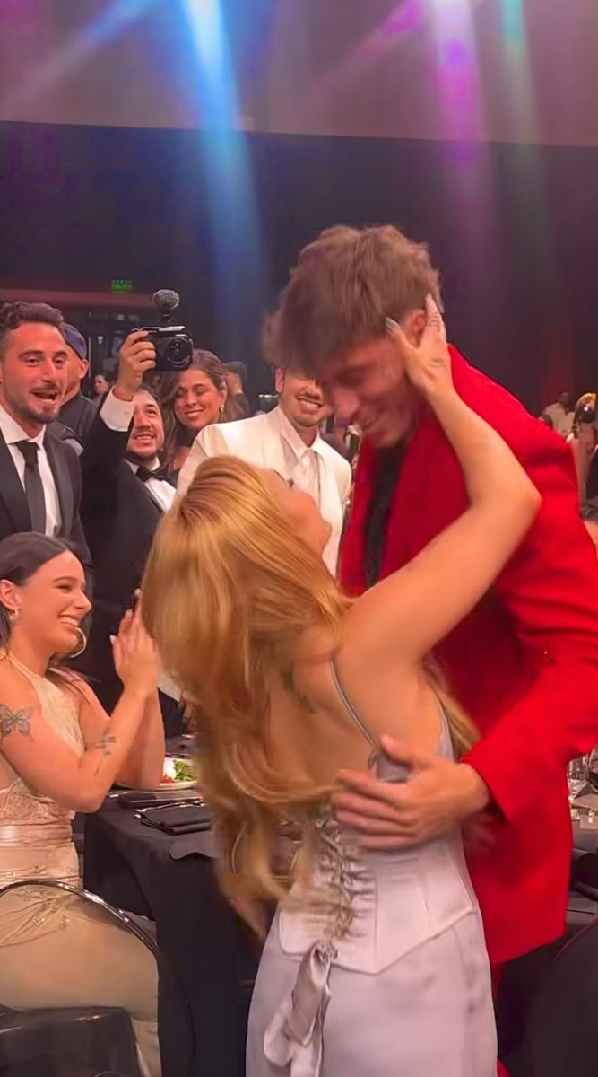 el amor es lo mejor que nos pasó en la vida taradas