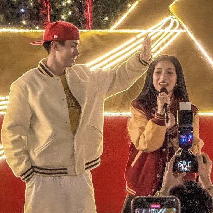 mikbrentstan_'s tweet photo. i always find it cute how he looks at her while she’s looking at the crowd :((

MIKBRENT CMM KENG PAMPANGA https://t.co/5FGbeTskn1