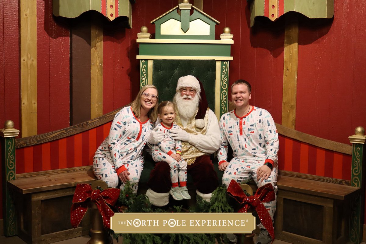 sykotiikgamer's tweet photo. This weekend we took a trip to the North Pole to see Santa and his workshop! π
π»π Caidence had so much fun! Truly was an amazing experience! βοΈβοΈ #NorthPoleExperience #Christmas #Santa https://t.co/KNum0CVDC7