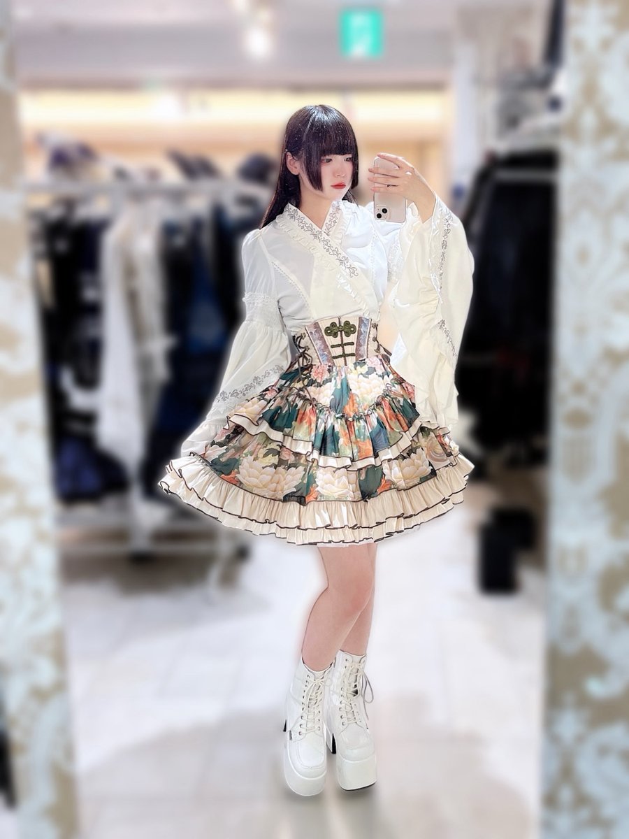 ozzon ティアードスカート ︎ #ozzon #ozzonjapan 🫧 泡沫スカート 🫧 総柄生地をたっぷり使用の