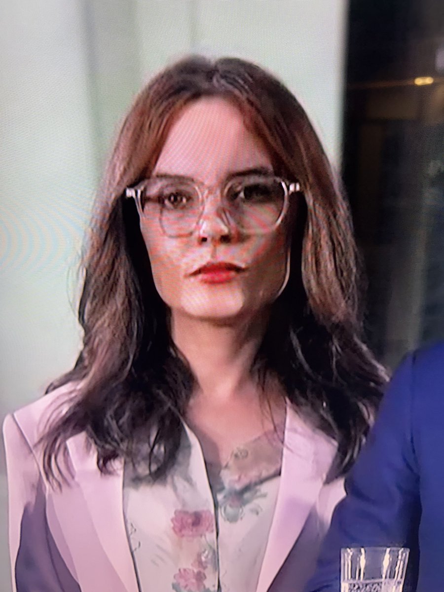 Como disfruto ver la cara de orto de Camila Vallejo  y  que quedaron picados todos los zurdos del gobierno de Boric con la victoria de Kast.