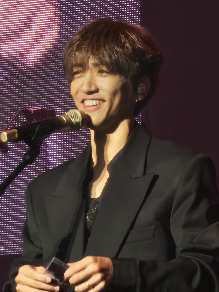 15rounds_'s tweet photo. 웃는 게 좋아 https://t.co/gCXUBFsZ6N