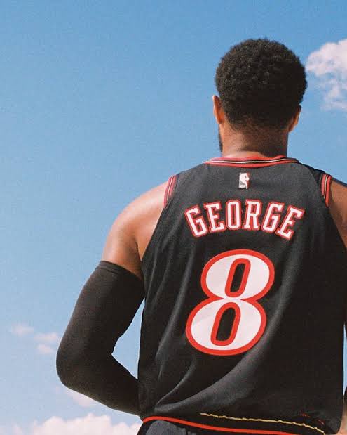 BazHoopz's tweet photo. Paul George tonight:

35 Points
4 Rebounds
3 Assists 
1 Block
7 Threes
74 TS% https://t.co/6FyfaKwBiR
