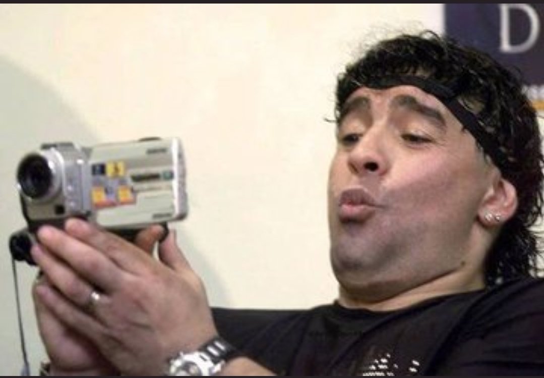 sbaselica's tweet image. El primer plano al pelado trebucq cuando cantan aguante el Conicet