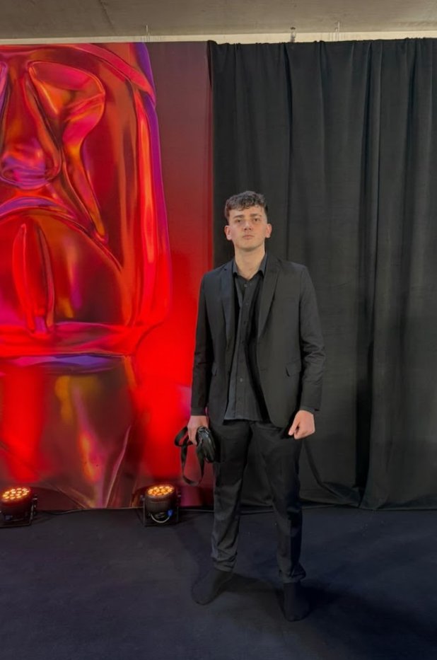 alejandro97 tweet media