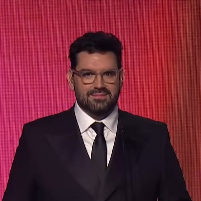 cjsgon's tweet photo. La cara de Damián despues de que habló Pedro ... #MartinFierroStreaming https://t.co/bExeIwo91D