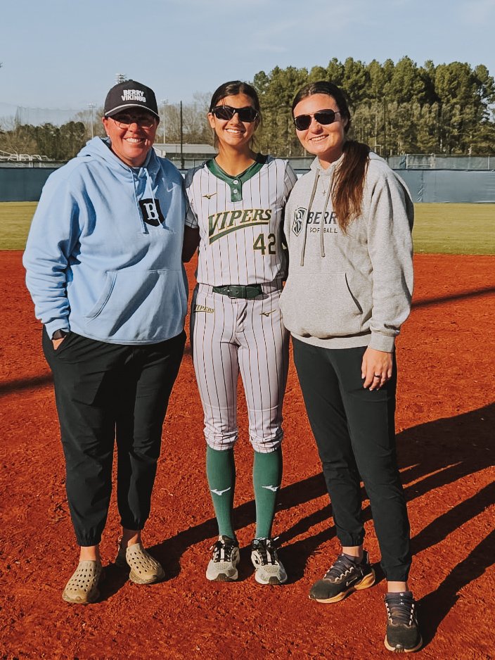 Claire Lussier tweet media