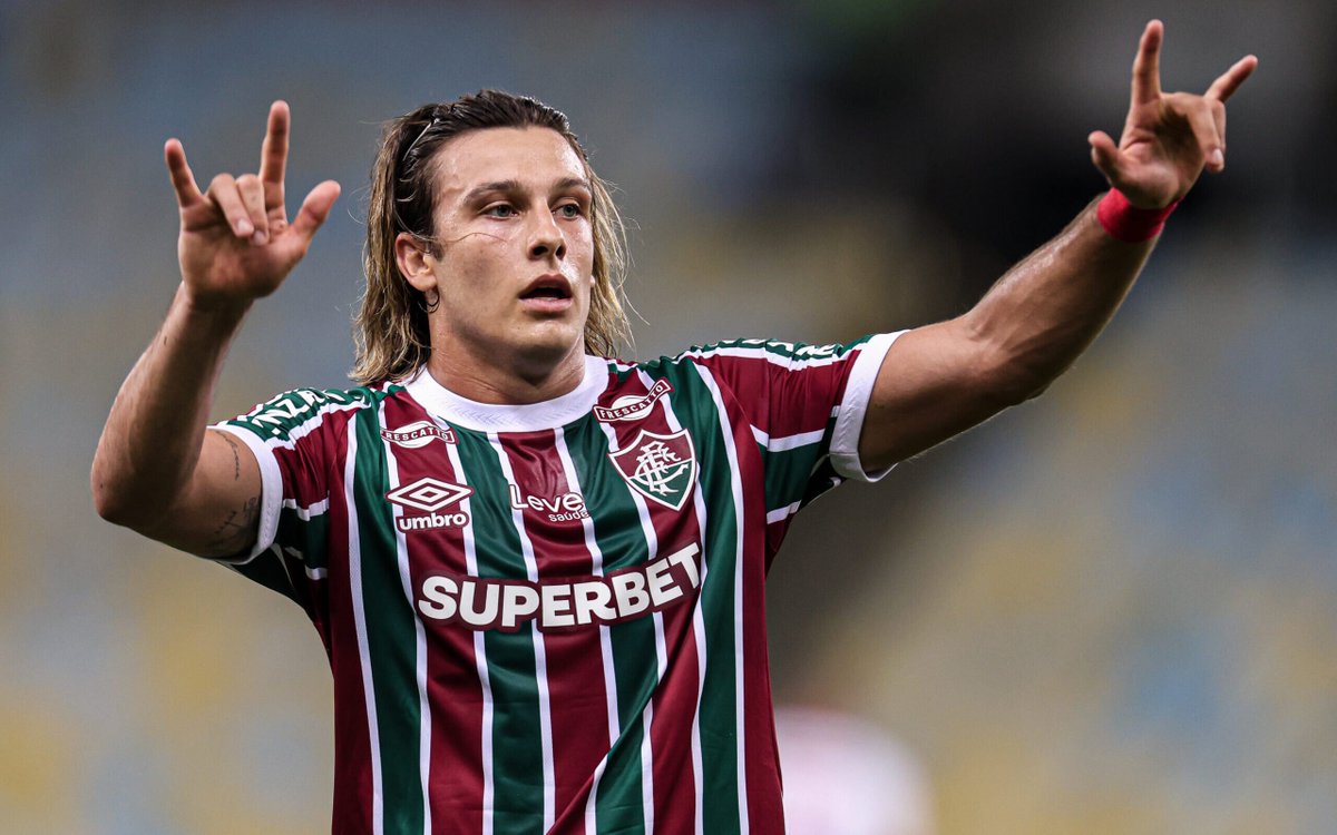 CHORA NÃO BONEQUINHAAAAA
DE NOVO VOCÊ TREMEU PRO LÉO JARDIM

SEU FRACO!!