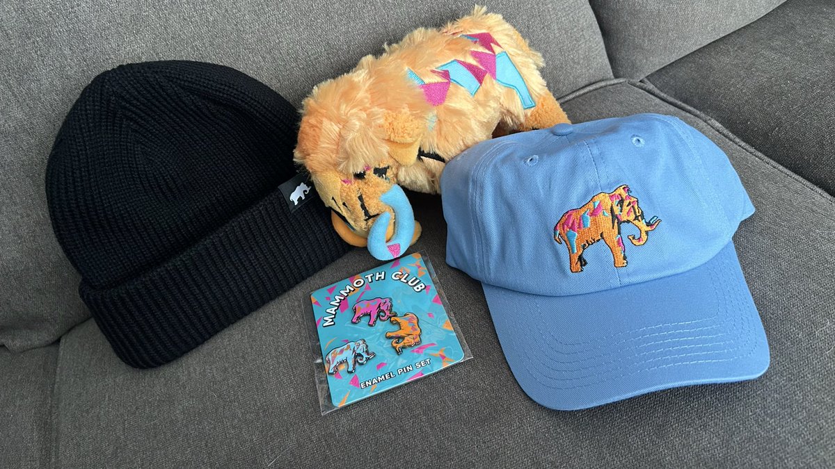 findingguori's tweet photo. shoutout to Max for absolutely hooking me up with some Mammoth Club gear 🥹 https://t.co/Sd4bDLrDLj