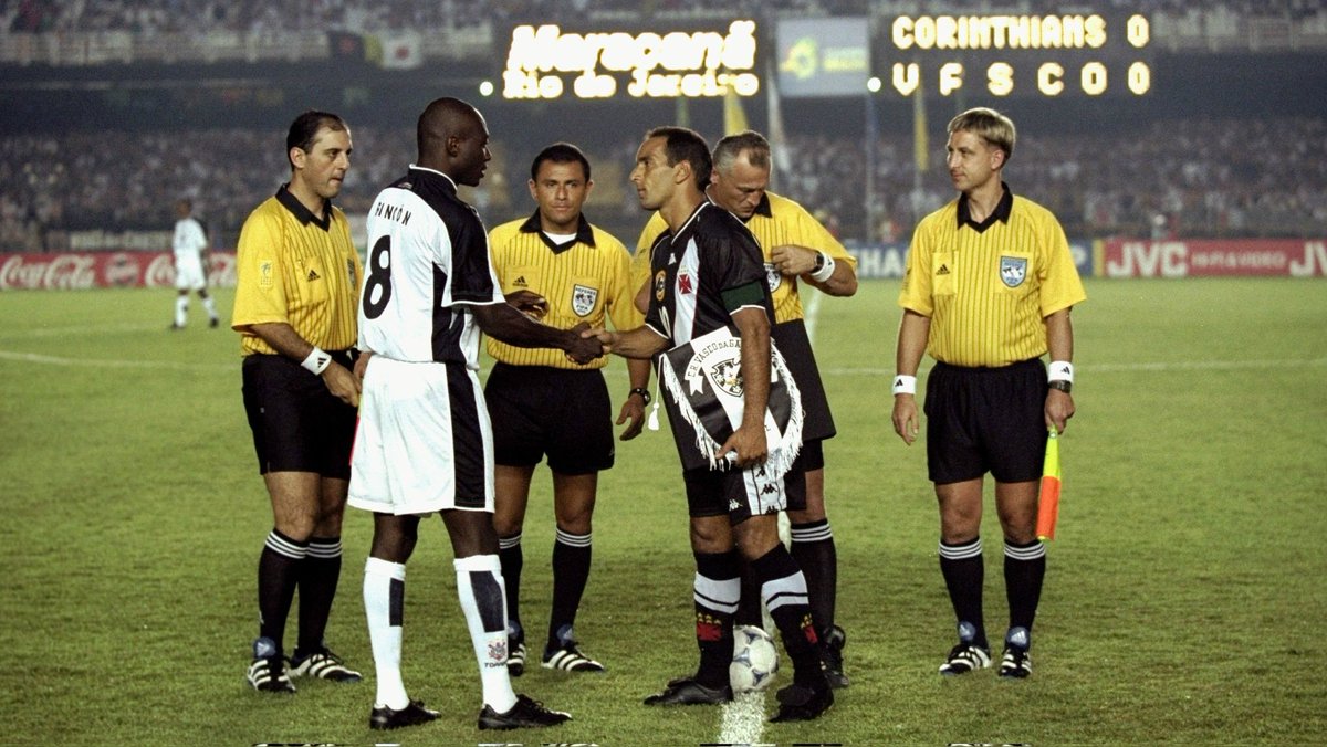 25 anos depois...

Teremos Corinthians e Vasco decidindo um título no Maracanã.