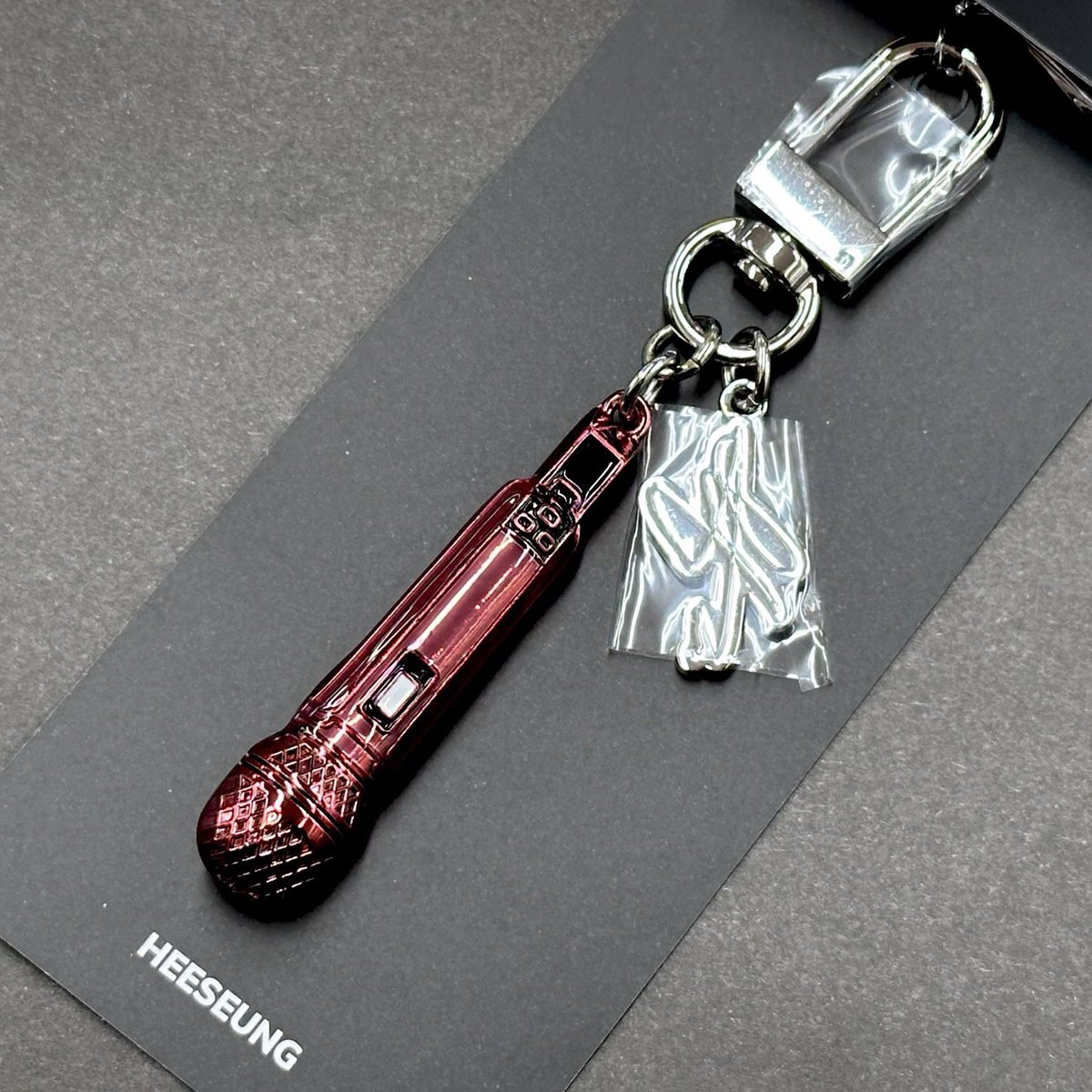 xeeszme's tweet image. EVAN ❤️🖤❤️🖤