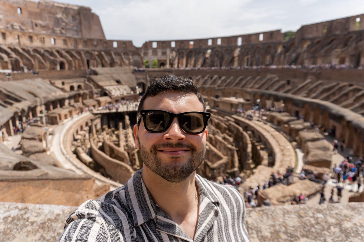 maxinfinitypics's tweet photo. IN ARENA GLORIA AETERNA ⚔️

La arena del Coliseo era el centro absoluto del espectáculo romano. 🏛️

Roma nunca olvida: allí donde la vida y la muerte se enfrentaban, nació la inmortalidad del Coliseo. ❤️‍🔥👑

#Roma #Coliseo #Historia #ImperioRomano #Arena #Hipogeo #Viajes #Travel https://t.co/1sGvrqSex8