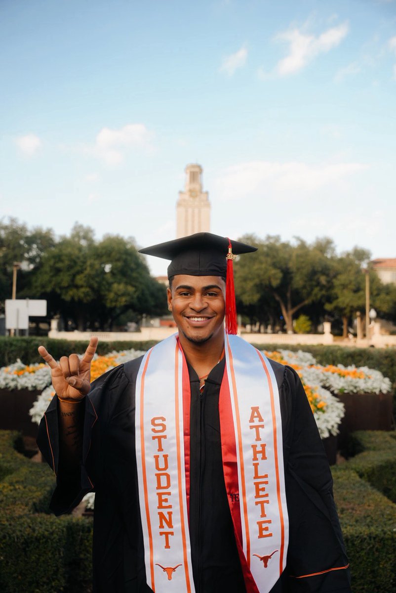 EdithFaltine's tweet photo. No accomplishment thus far has made me prouder. Balancing pro ball, a new business endeavor and school hasn’t been easy, but he kept his promise to finish school. Officially a #TexasEx ! #TexasLonghorn #StudentAthlete #THEUniversityOfTexas #ProudMom #LonghornMom https://t.co/L9C90GlGwy