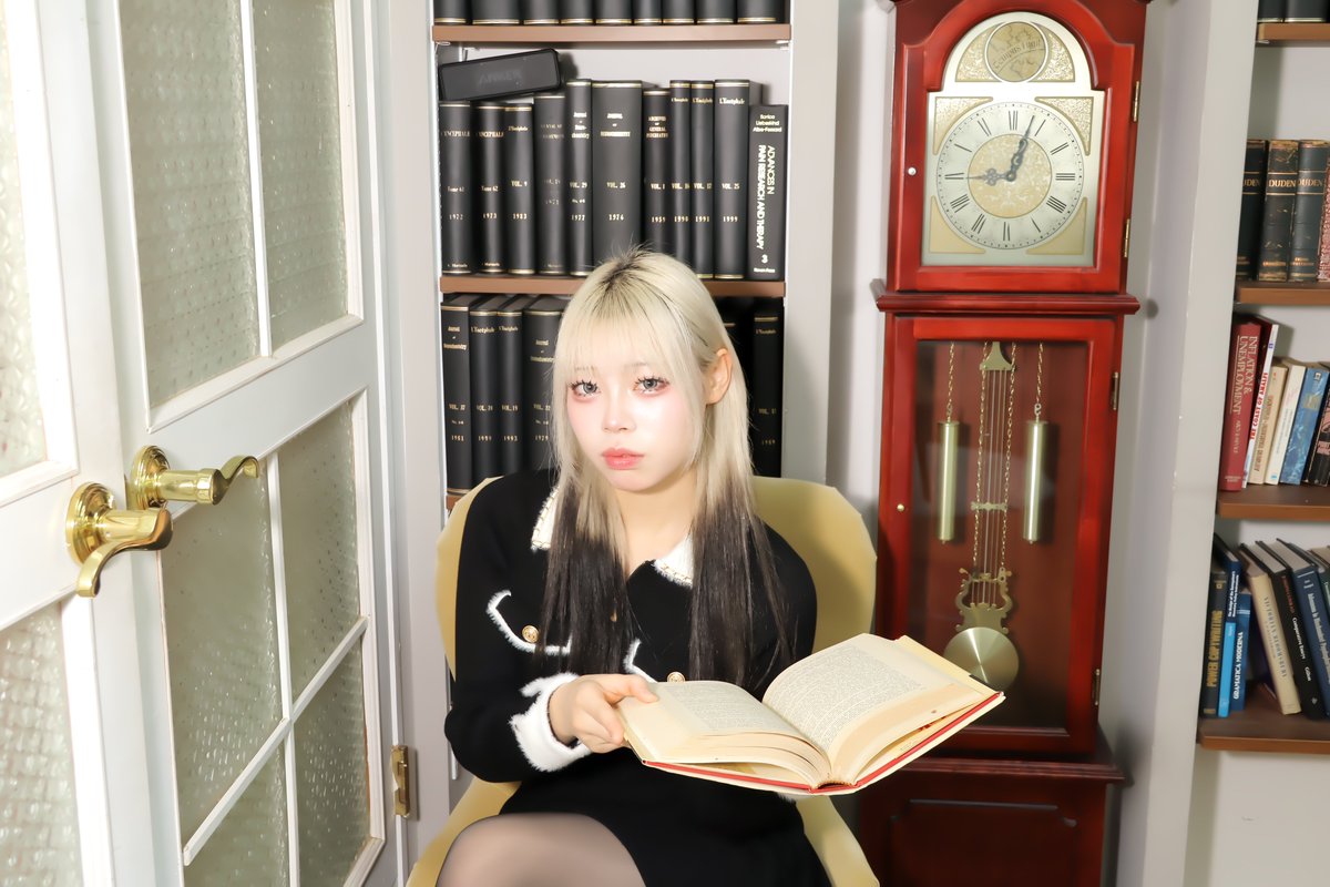 【2025/12/26 16:00掲載分】
12/14 スタジオ ネロリ  12/32
#PhotoFleur撮影会 #フォトフル (<a href="/photofleur_/">PhotoFleur撮影会</a>)
model: #瀬野ありす さん (<a href="/Alice_Fleur_/">瀬野ありす_Fleur</a>  )
#非時香果フォト

Canon EOS R10
SIGMA Contemporary 16-300mm F3.5-6.7 DC OS

【送信側】
JINBEI ワイヤレストリガー TR-Q8
【受信側】
JINBEI