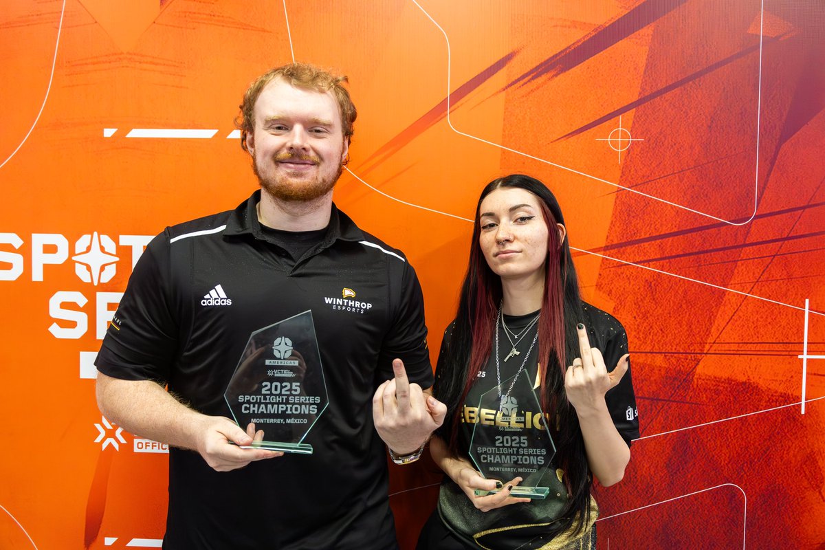 YAYYY 3-2 vs Envy x Flyquest !! we won spotlight series !! 🥰 so glad we get to end the year on a win 🙇🏻‍♀️ thank you for having us this event is always so fun ^-^