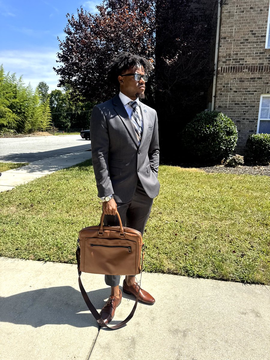 AnthonyJ_III's tweet photo. I clean up nice! https://t.co/UENMnP97wq