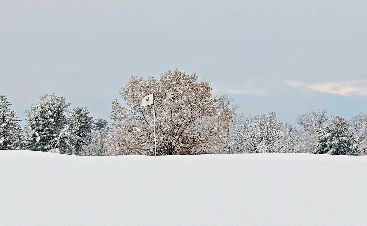 cedarbrookcc's tweet photo. Snowy Morning at Cedarbrook! Aerials by @heathantmsu https://t.co/T00pYmYzzh