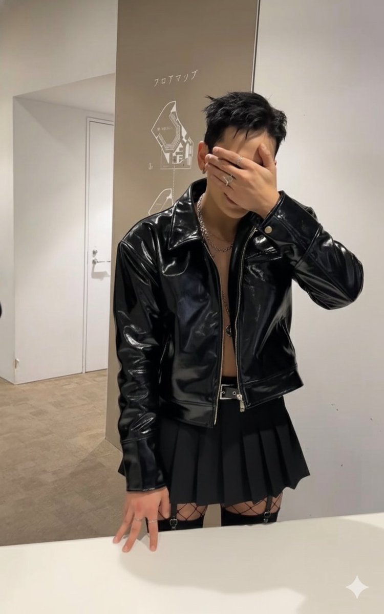 NSFW. k tweet media