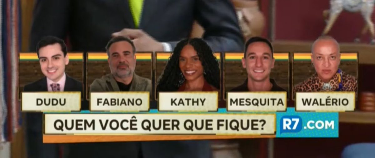 nunca vi tanta gente inútil na roça disputando uma final