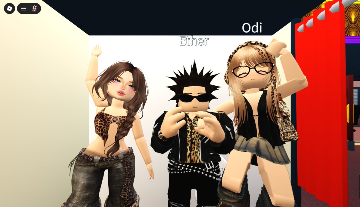 nazerafah's tweet image. berhasil meracuni odi &amp;amp; ether buat #bermacan di roblok #rawrr 🐆🐆🐆