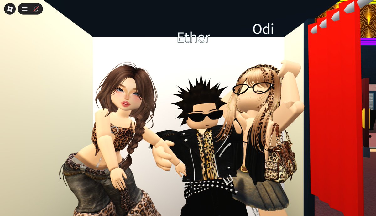 nazerafah's tweet image. berhasil meracuni odi &amp;amp; ether buat #bermacan di roblok #rawrr 🐆🐆🐆