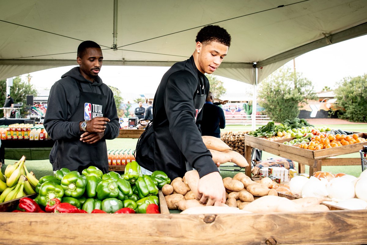 Giving back while here in Vegas 🤝
JMac, DJG and CB stopped by the NBA Total Health Fair to help support the local community with free groceries and other health and wellness activities!