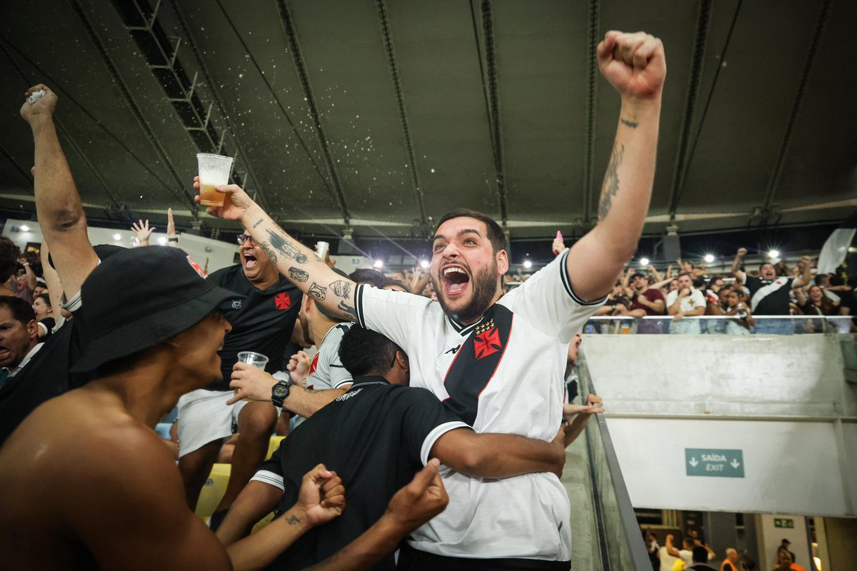 VascodaGama's tweet photo. O VASCO É A NOSSA ALEGRIA 💢

📸: Dikran Sahagian | #VascoDaGama https://t.co/qvednw3SUe