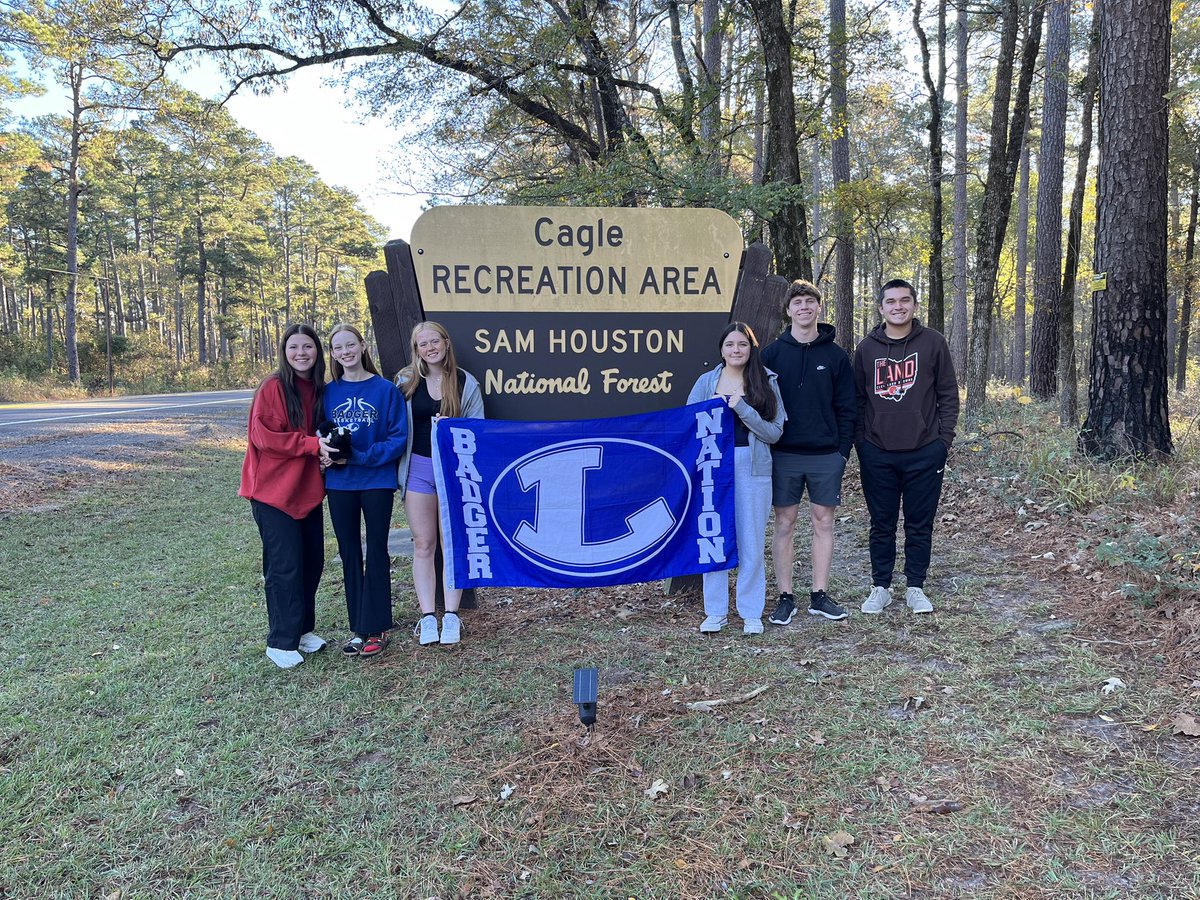 The Badgers Speech and Debate team had an incredible time traveling to New Orleans to compete in the Isidore Newman Invitational! Cale Wheeler earned a medal and a TOC bid, and the rest of the team gained valuable experience and unforgettable memories.