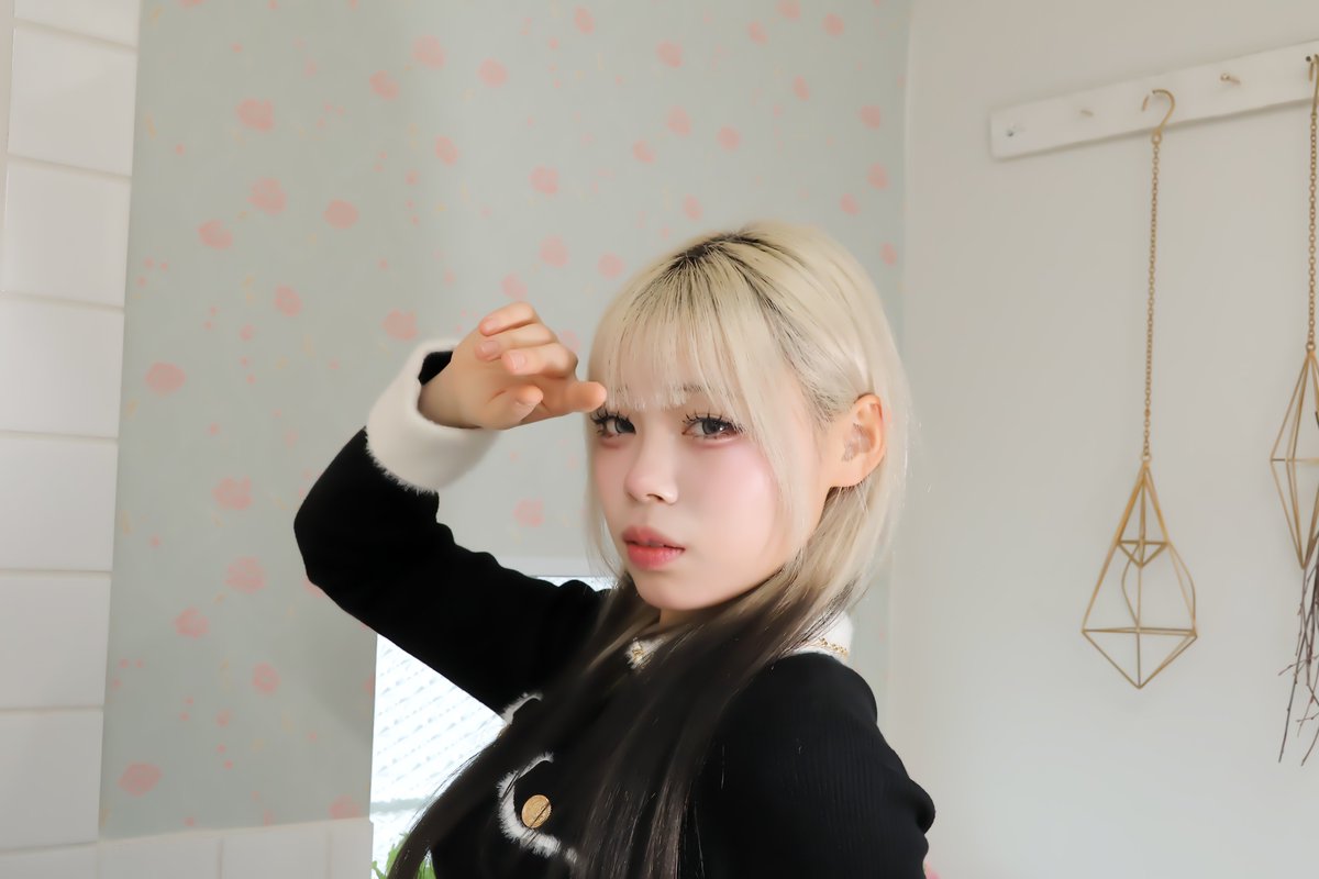 【2026/1/6 16:00掲載分】
12/14 スタジオ ネロリ  23/32
#PhotoFleur撮影会 #フォトフル (<a href="/photofleur_/">PhotoFleur撮影会</a>)
model: #瀬野ありす さん (<a href="/Alice_Fleur_/">瀬野ありす_Fleur</a>  )
#非時香果フォト

Canon EOS R10
SIGMA Contemporary 16-300mm F3.5-6.7 DC OS

【送信側】
JINBEI ワイヤレストリガー TR-Q8
【受信側】
JINBEI