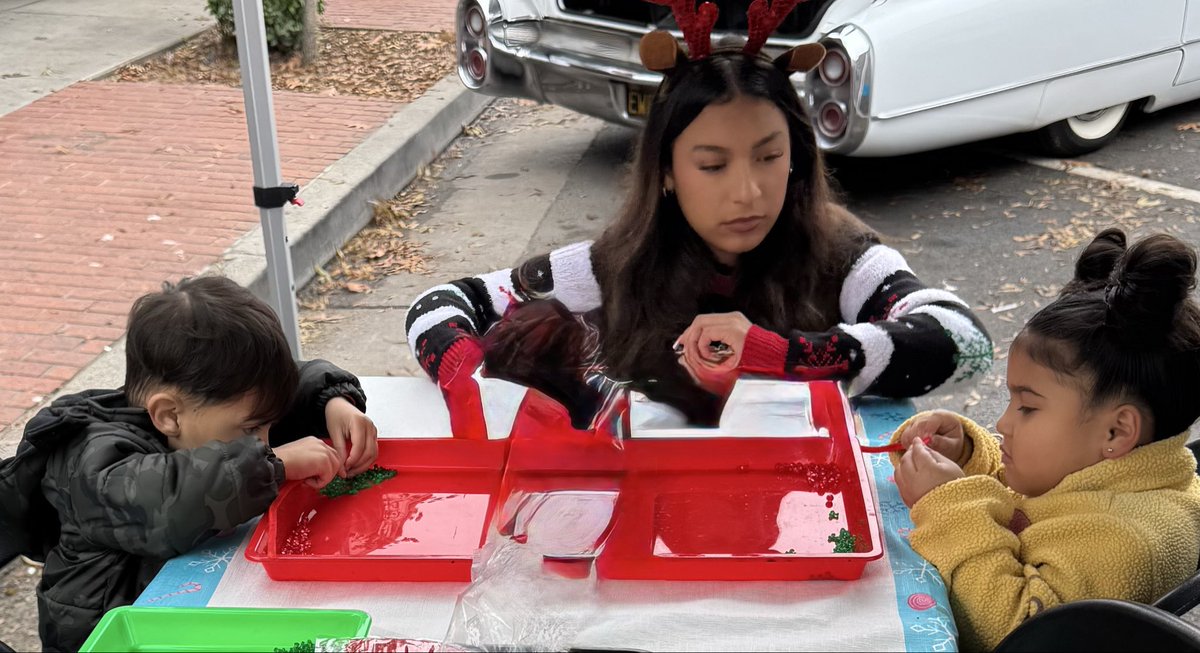 BCGS FCS in Action! 🎄✨Our FCS students shined at the Cheerful Giving Event with their activity stationsIt was an amazing community event giving back to kids:free activities, toys, food, and entertainment for all! So proud of our students for making a difference! 👏💙 #muhsd