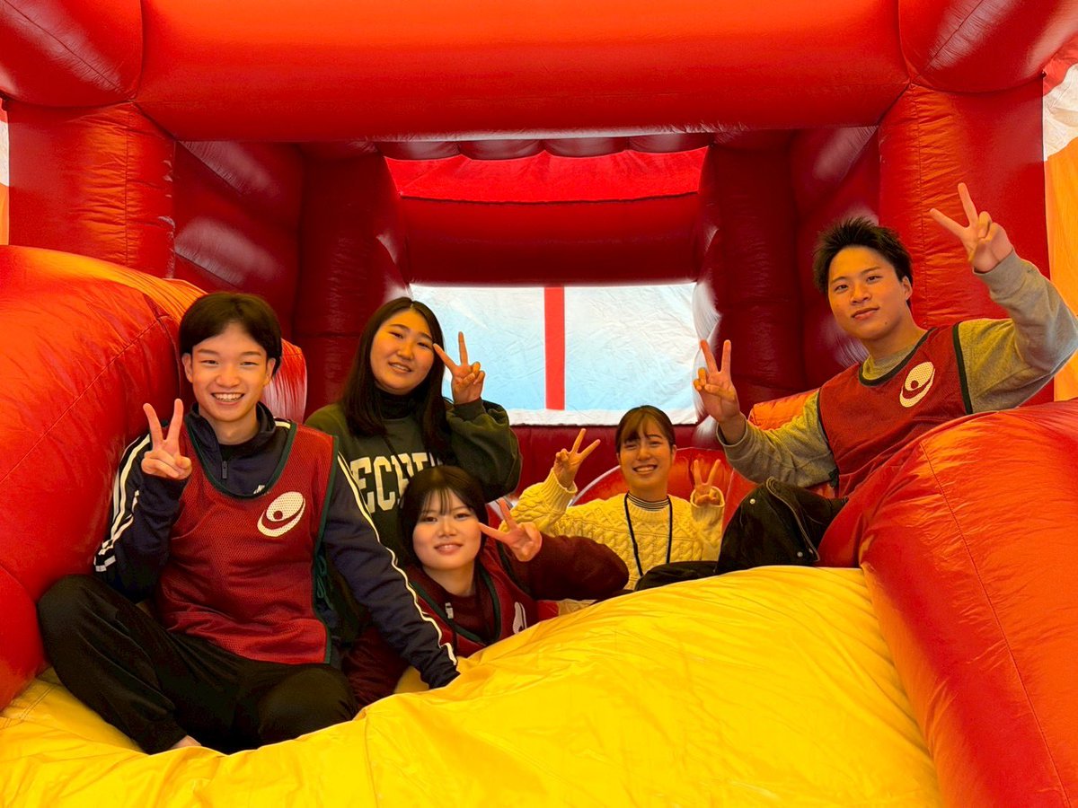 osakamix_'s tweet photo. 12月14日に「未来っ子カーニバル」(📍RACTABドーム)のお手伝いをさせていただきまし✨️
約2,000人の子どもたちが集まっていました‼️
様々な遊び場があり、子どもたちだけでなく、私たちも思い出に残る楽しい活動になりました☺️

#みっくす
#大阪 
#学生ボランティア
#大阪府警
#未来っ子カーニバル https://t.co/k6vnh6q3bG