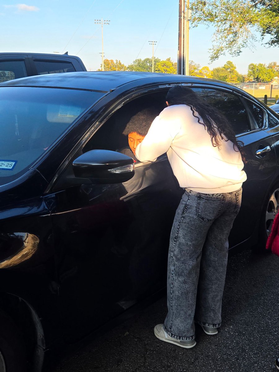 Acts 20:35- “It is more blessed to GIVE THAN RECEIVE.”

Today was a mission to relight the fire in peoples souls. My life is NOTHING without GIVING and taking God’s righteous right hand. 

I prayed over 28 SOULS. I’m MORE than an ATHLETE. I’m a soul chaser and GOD’S child!