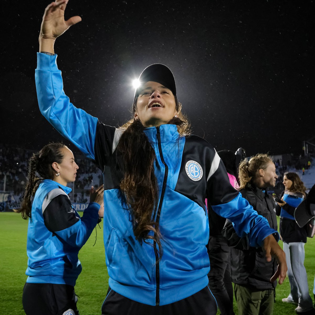 ¡QUE DE LA MANO, DE POMU SÁNCHEZ! 🏴‍☠️🏆