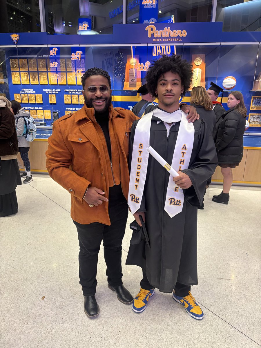 ChuxSpeed's tweet photo. Another one. 🎓😎 
#CNtime | #H2P https://t.co/QQTLOJpfVN