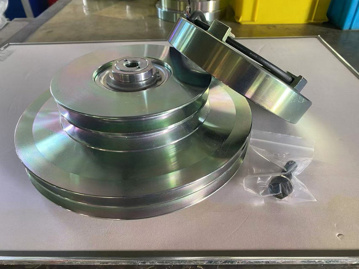 Bus AC Magnetic Clutch for Bitzer 4NFCY compressors. JJQY Bus AC Magnetic Clutches Manufacturing since 2002. Sean/+86 18770921185 / sean@qiyuanautoparts.com   qiyuanautoparts.com