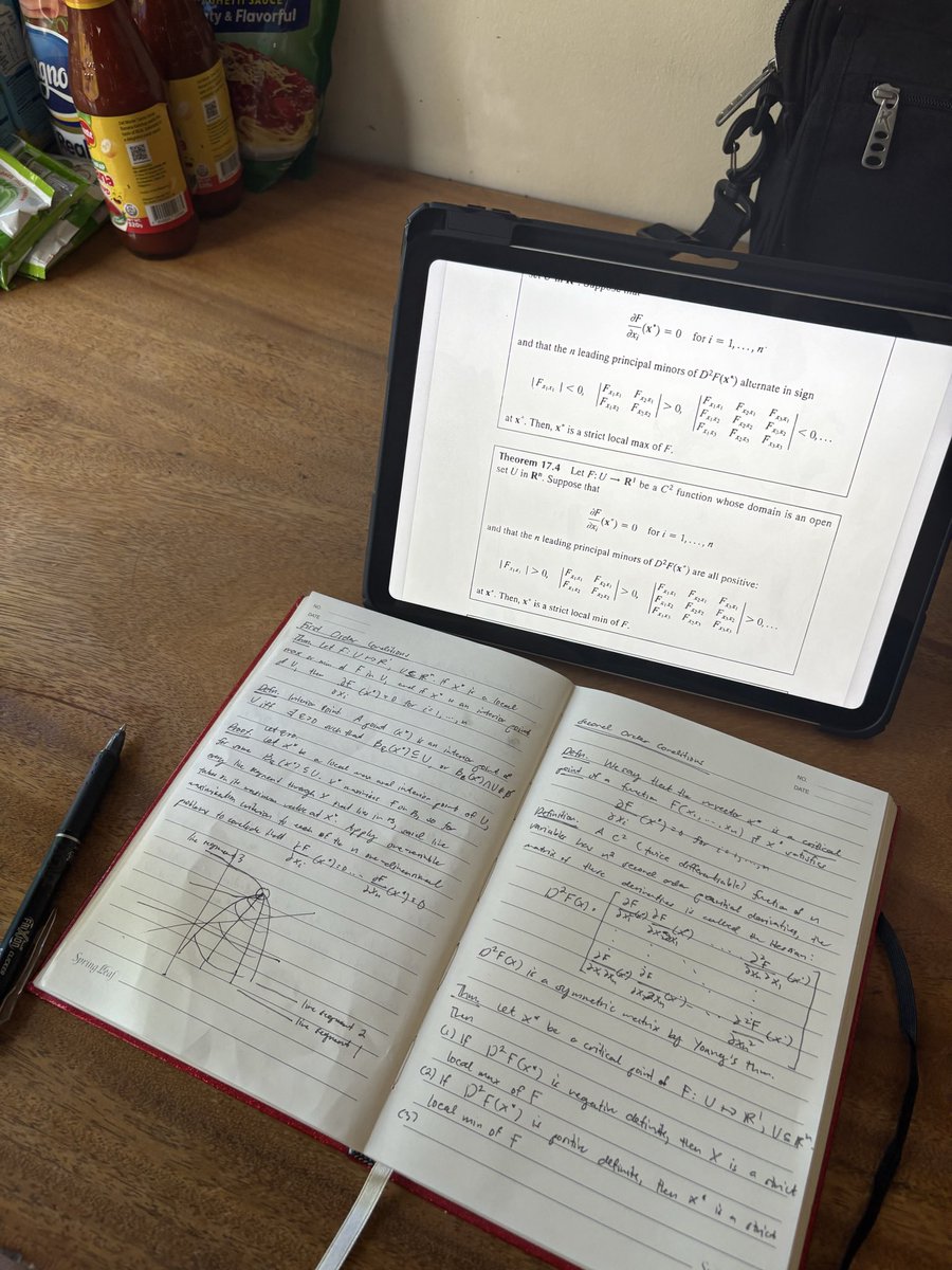 jqnomics_'s tweet photo. almost forgot about this account 😔

anyway, i’m back at home and spending the break studying for my comprehensive exams woo https://t.co/UIZVUuFBWR