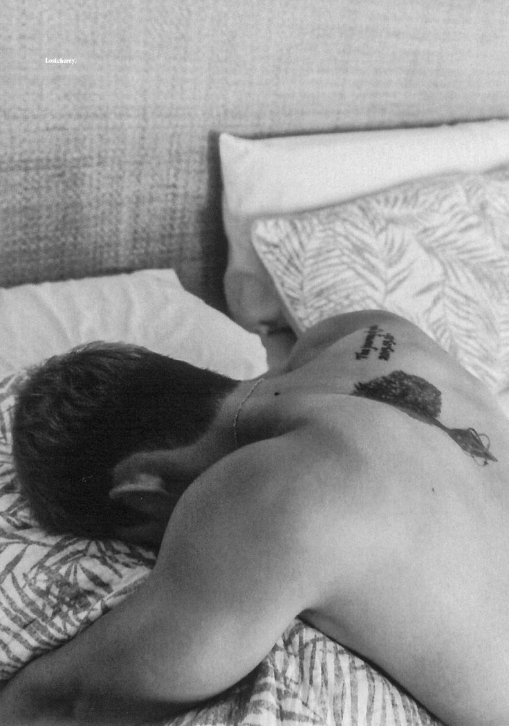 tkvoidtouch's tweet image. ­ ­­ ­­ ­ ­­ ­ ­­ ­­ 

      #SS.   (regalenme captions).