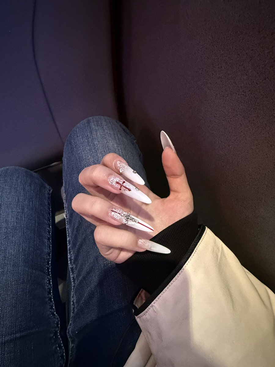 Angelina (@iammmmmmk) / Posts / X