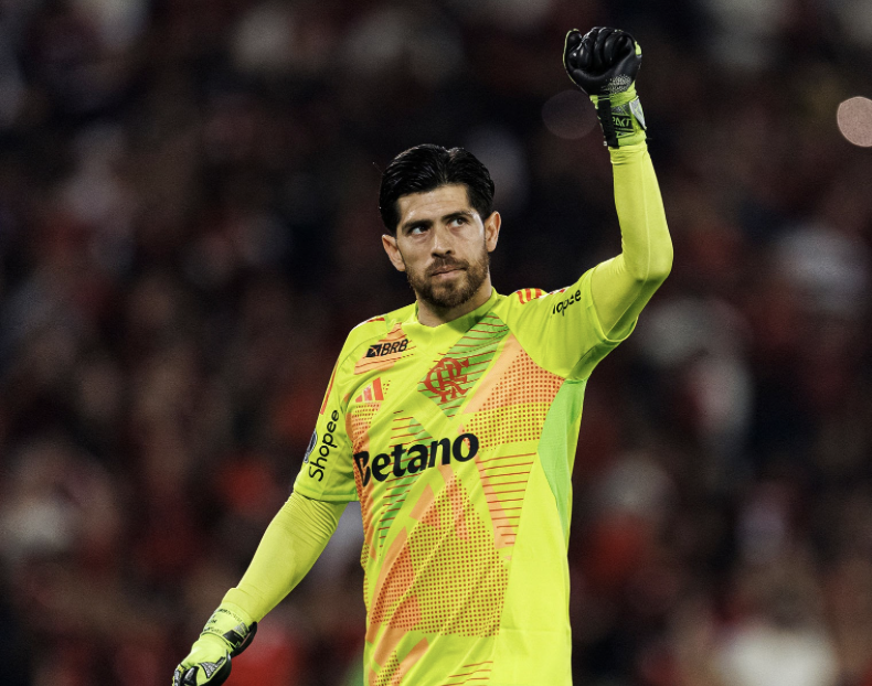 CentralFlaNacao's tweet photo. Rossi: “A gente vai tentar. Ninguém nos tira o sono. E vamos tentar deixar o Flamengo no lugar mais alto possível.”