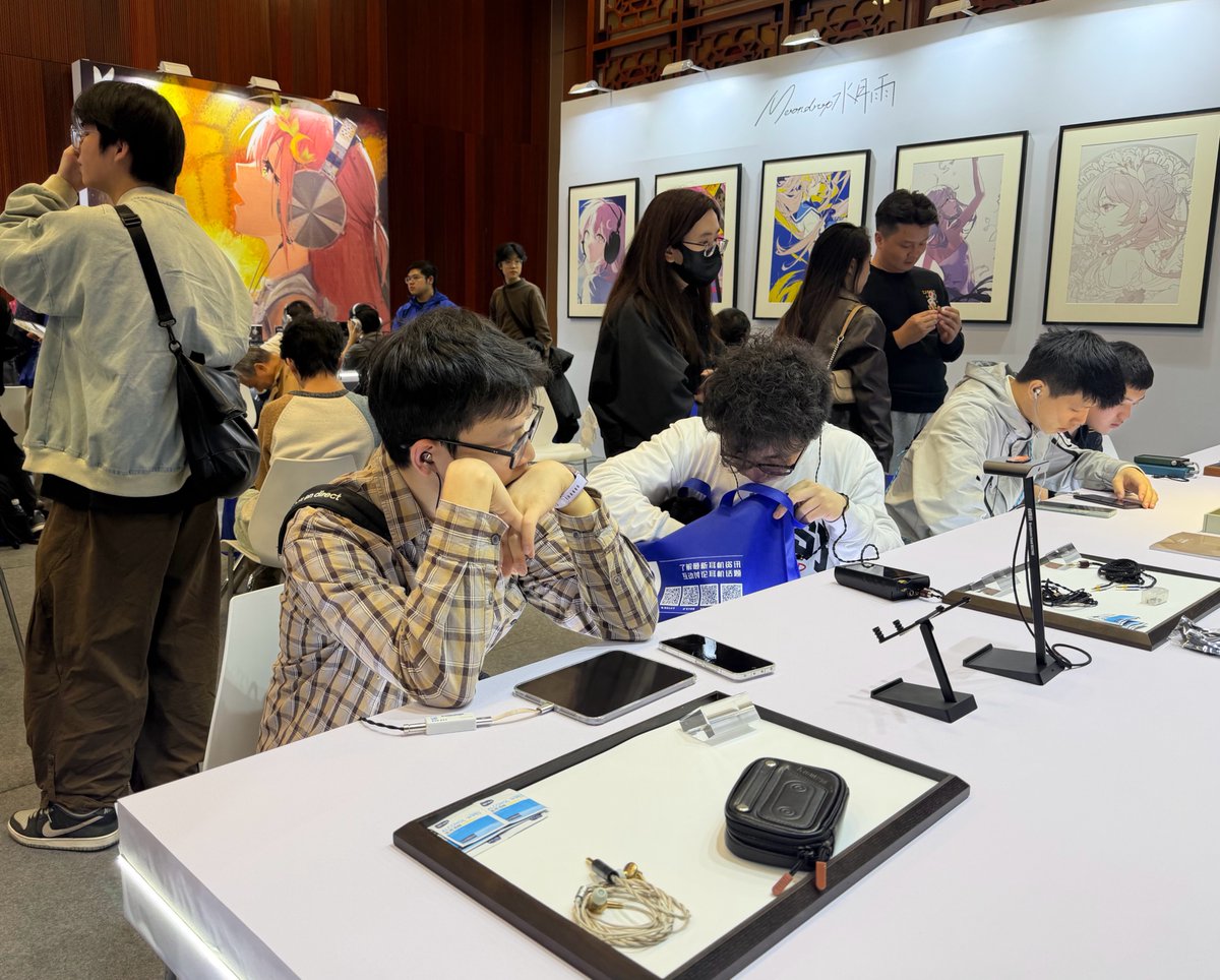 ddhifi_com's tweet image. ddHiFi wrapped up at the 2025 Guangzhou Headphone Show with a great turnout! Our two upcoming products, the Memory 4.4 IEM​ and the Eryx Cable, received wonderful feedback. More exciting things are on the way. ✨

#ddHiFi #GuangzhouHeadphoneShow #newproduct #audio #ComingSoon