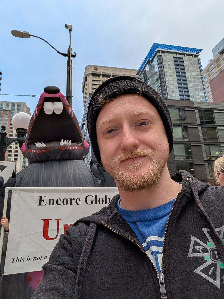 radtransdude's tweet photo. I spent the weekend hanging out with #ScabbytheRat bannering with Encore AV Technicians in Seattle. @IATSE https://t.co/mbtiQaT3bd