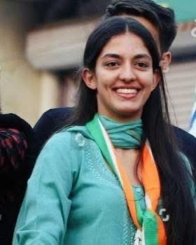 Kambojshersingh's tweet image. "Manpreet Badal's" daughter "Riya Badal" got engaged to "Maratand Singh" of "Dogra Gharana" of "Jammu". 

A big "famous house" of Jammu is Dogra "Vikramaditya Singh" family.

Sikh-Dogra elit marriage link.