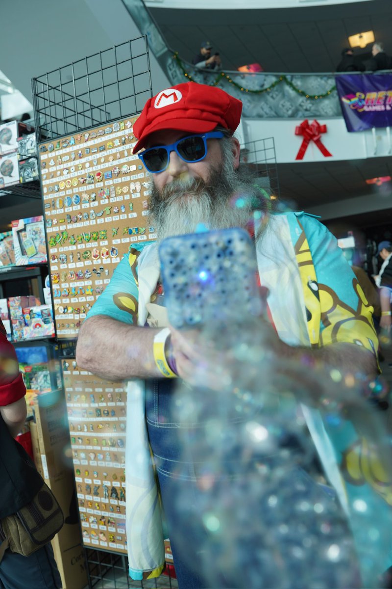 Liretro's tweet image. Thank you to all the attendees, artisans, vendors, volunteers and most of all, you, for sharing a bit of your holiday season with us at Festival of Games.  May your holidays be full of happiness and power ups.