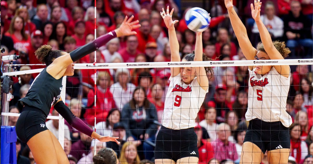 KSRonX's tweet image. What happened on Sunday in the NCAA Tournament? A lot.

Nebraska's undefeated season is over, Wisconsin upset Texas, and Kentucky is the highest-seeded team left in the field.

The Cats are two wins away from championship glory.

➡️on3.com/teams/kentucky…