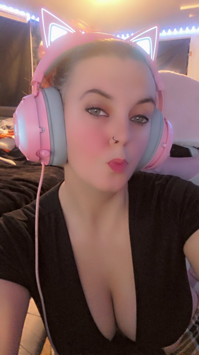 ᒪᗩᗪY ᒪᗩYᗩᑎᑎᗩ tweet media