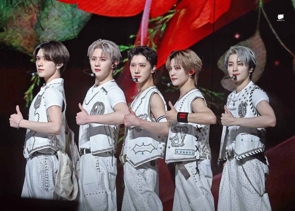 Hazelnut_1010's tweet photo. 251214 Beijing  NWO
😭
#WayV #威神V 
#NOWayOUT #WayV_NOWayOUT 
#WayV_NOWayOUT_BEIJING https://t.co/aeibgEYhTI