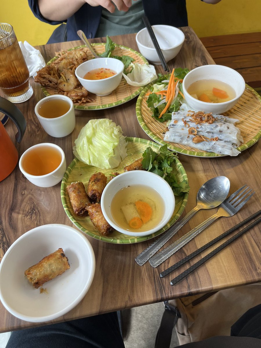MikeKennedy1906's tweet image. Sensational Vietnamese street food at new cafe opened by a friend of Huy’s in #Springvale. Opening another on in Russell St in the CBD in first half of 2026.