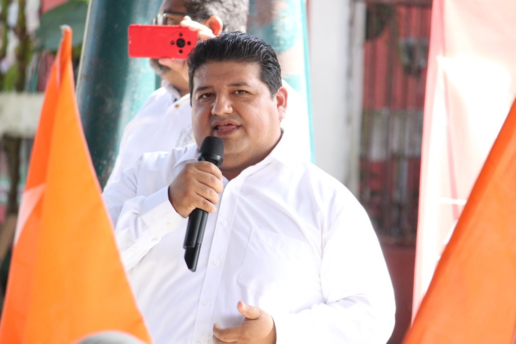 En Ixtacomitán quedó conformada la nueva Fuerza Naranja, liderada por Luis Moreno, quien junto a mujeres y hombres libres asumen el compromiso de defender las causas ciudadanas y construir un municipio con oportunidades para todas y todos.